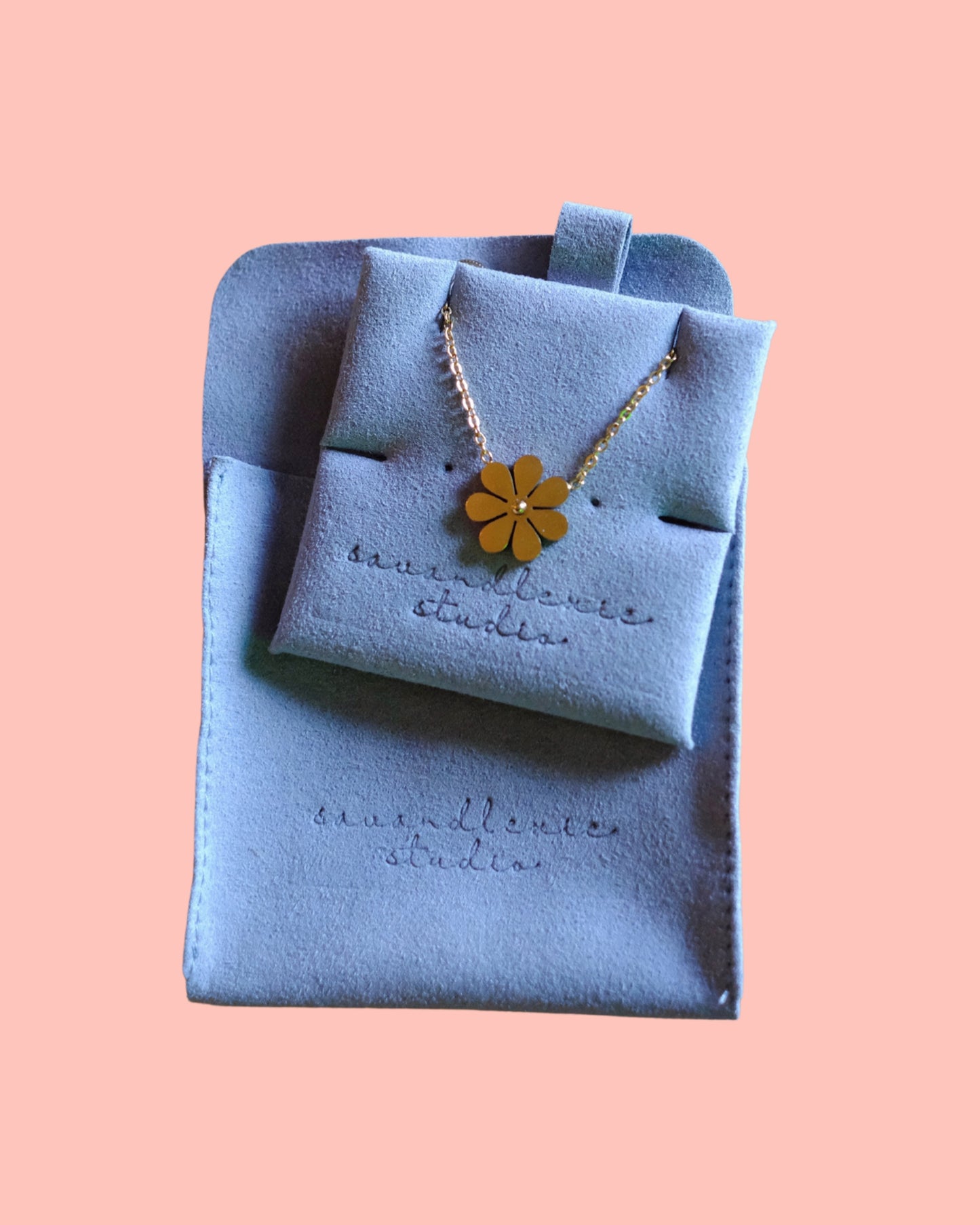 belle necklace