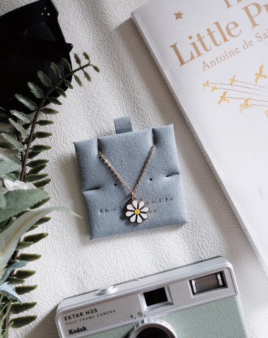 daisy necklace